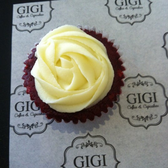 Photo taken at GIGI Coffee &amp; Cupcakes by Anne P. on 10/13/2012