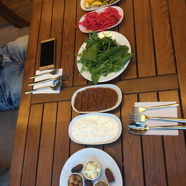 6/3/2017に👈Ali D.がPaşa Ocakbaşı Restoranで撮った写真