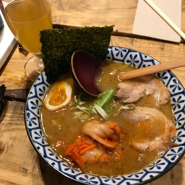 6/1/2019 tarihinde Alex Z.ziyaretçi tarafından Koku Kitchen Ramen'de çekilen fotoğraf