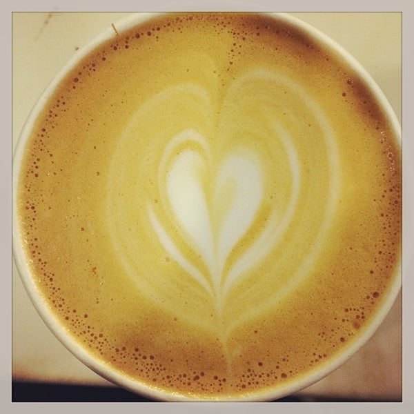 รูปภาพถ่ายที่ Elabrew Coffee โดย Patty B. เมื่อ 12/10/2013