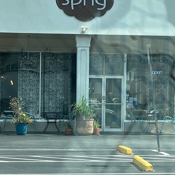 Foto tirada no(a) Sprig Restaurant por Bruce W. em 7/20/2023