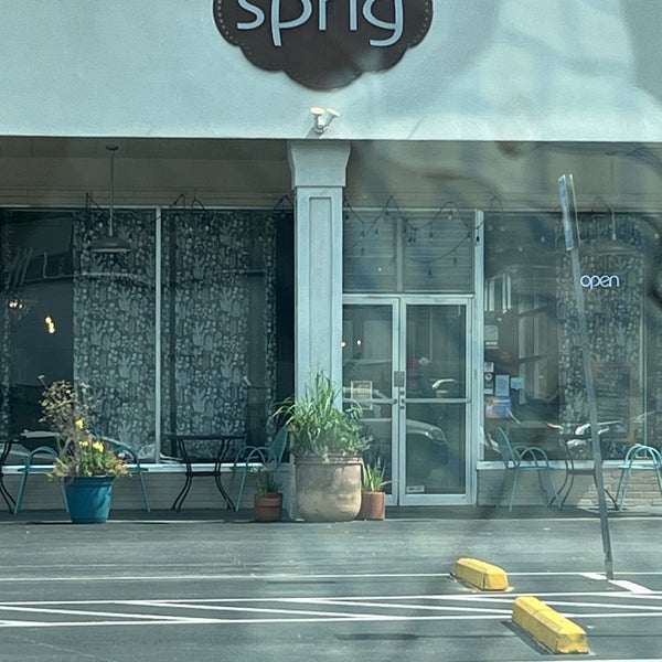 Foto tirada no(a) Sprig Restaurant por Bruce W. em 7/20/2023