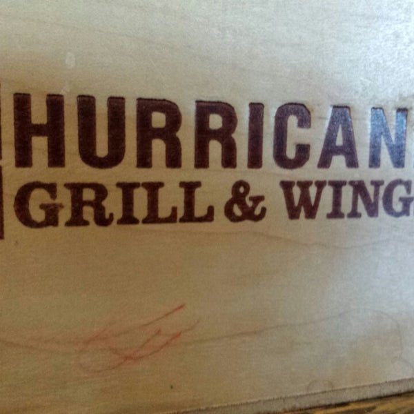 Foto tirada no(a) Hurricane Grill And Wings por Chad P. em 10/27/2013