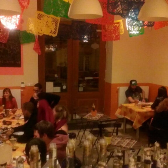 11/18/2013에 Elioth P.님이 Tacos El Paisa Prague에서 찍은 사진