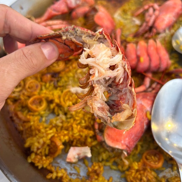 Unfortunately, my experience was horrible!!!Paella came looking good, but turned out rotten meat!!! Meat smelled and was black inside, and impossible to remove from the shell ! Photos attached!