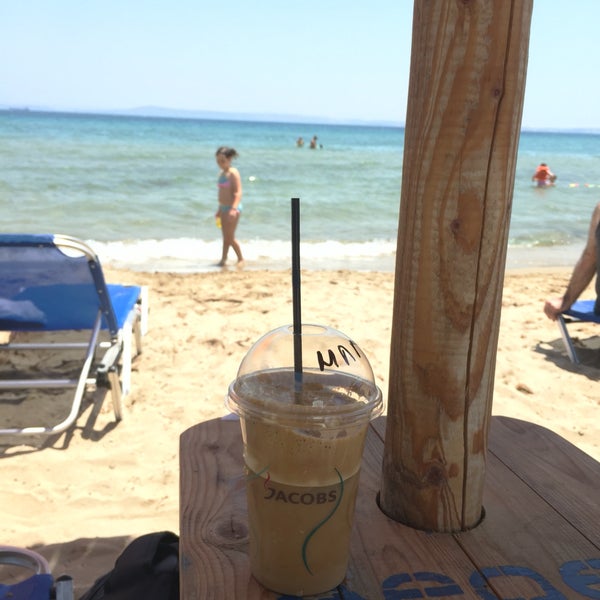 รูปภาพถ่ายที่ Aigaio Beach Bar โดย Ayşe K. เมื่อ 6/23/2016