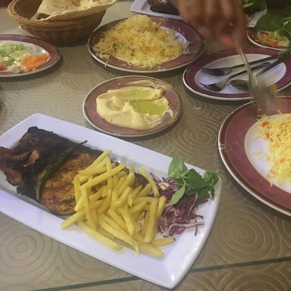 Photo taken at مطعم عمر الخيام Omar Al Khayam Resturant by Ayid .. on 9/8/2017