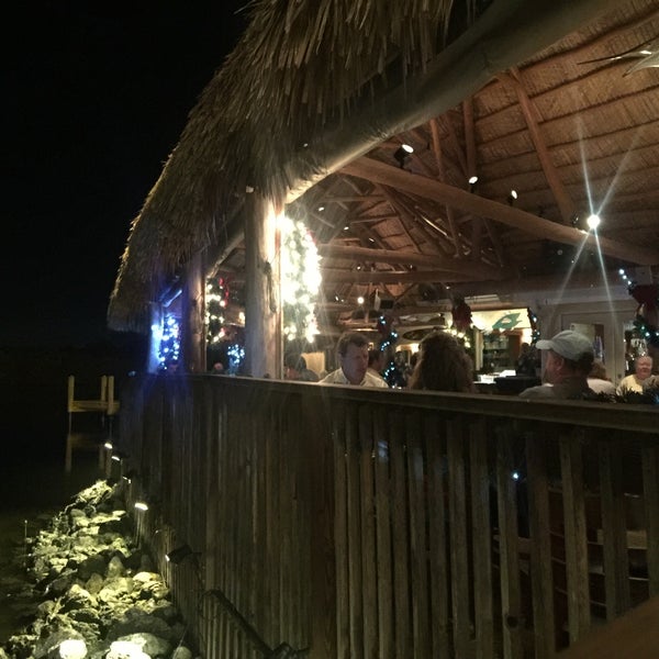 Снимок сделан в Coconut Jack&#39;s Waterfront Grille пользователем Ricky P. 12/17/2016