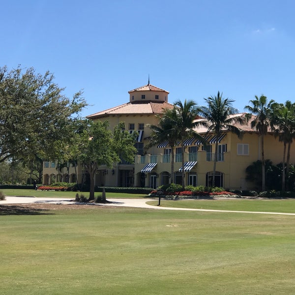 Foto diambil di Tiburón Golf Club oleh Ricky P. pada 3/16/2018