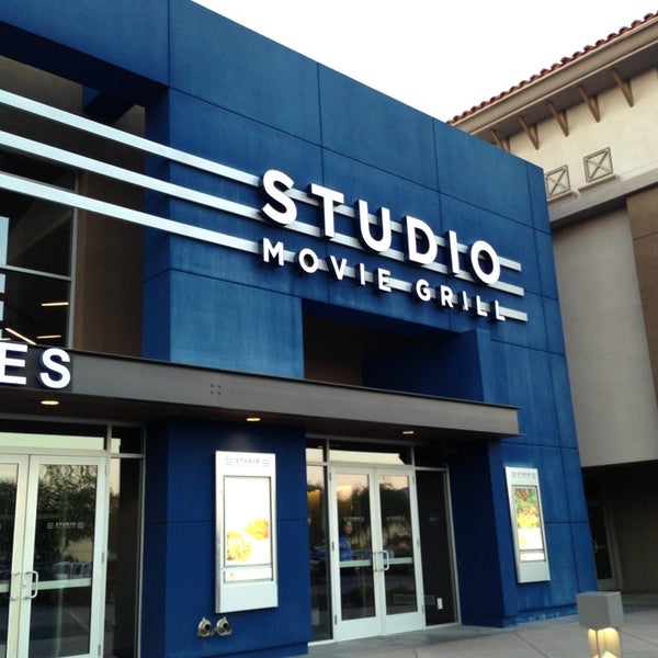 Снимок сделан в Studio Movie Grill Scottsdale пользователем Ricky P. 8/9/2013