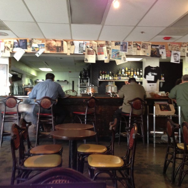 5/16/2013 tarihinde Matt H.ziyaretçi tarafından The Beat Coffeehouse'de çekilen fotoğraf