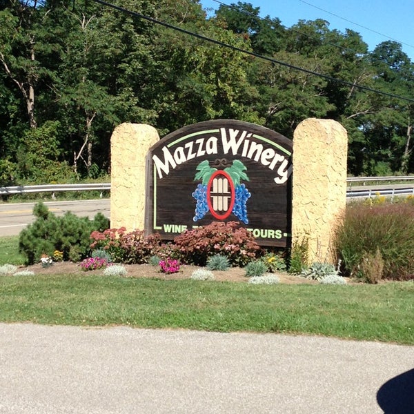 9/14/2013 tarihinde Megan P.ziyaretçi tarafından Mazza Vineyards'de çekilen fotoğraf