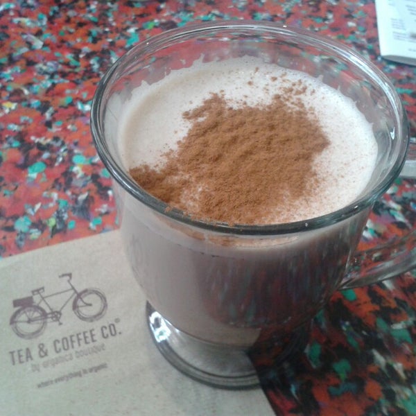 Foto diambil di Tea &amp; Coffee Co. by Organica Boutique oleh Gabriela M. pada 6/16/2013