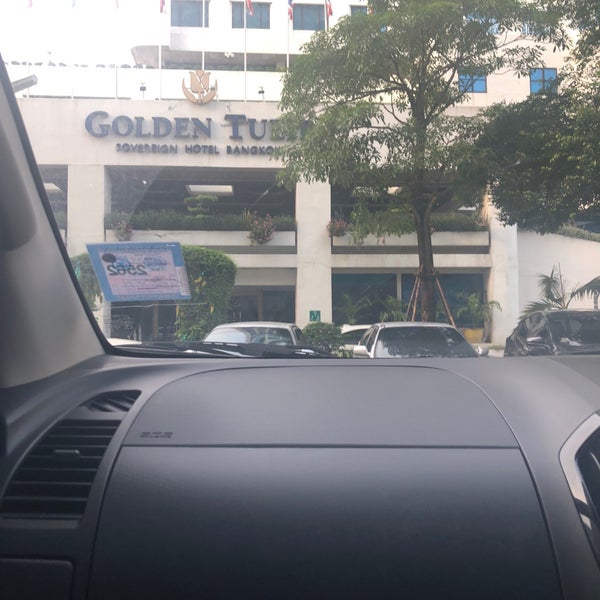 Photo taken at Golden Tulip Sovereign Hotel Bangkok by Naphat N. on 9/28/2018