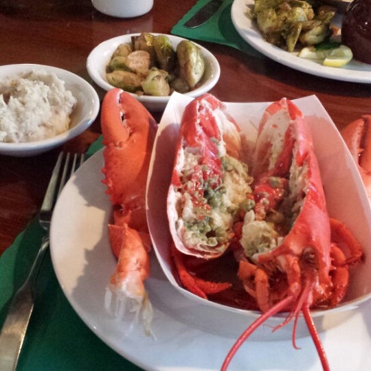 Foto tirada no(a) Ogunquit Lobster Pound Restaurant por Dayes W. em 5/4/2014