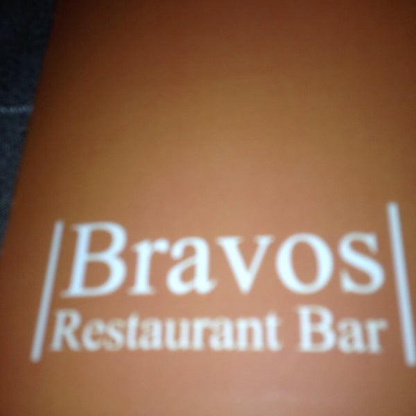 Foto scattata a Bravos Restaurant Bar da Tim L. il 3/2/2014