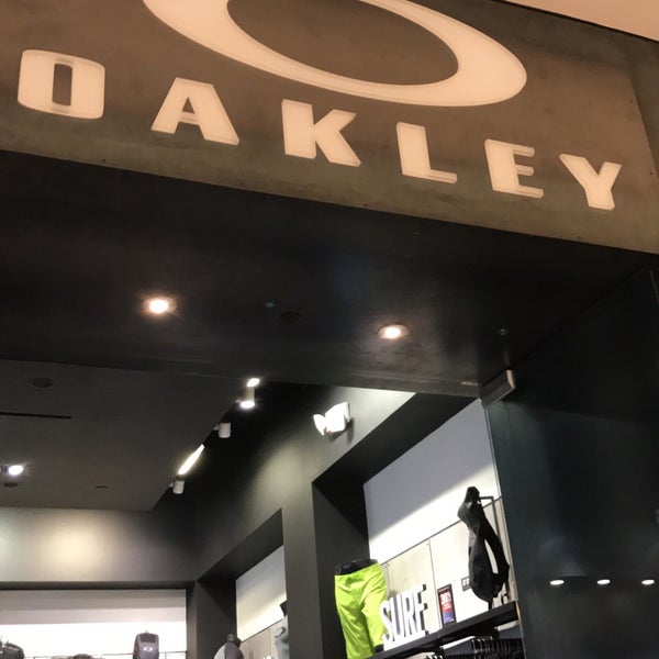 oakley southcenter mall
