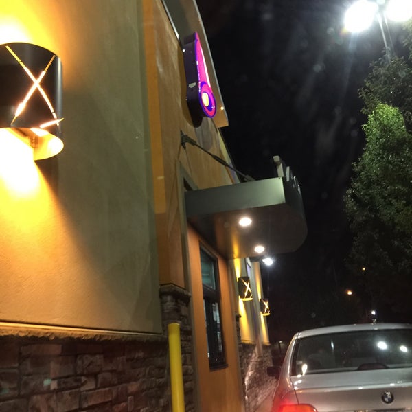 Taco Bell Fast Food Restaurant in Hillsboro