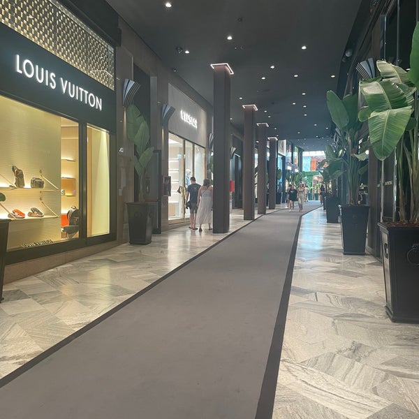 Louis Vuitton - Galleria Cavour