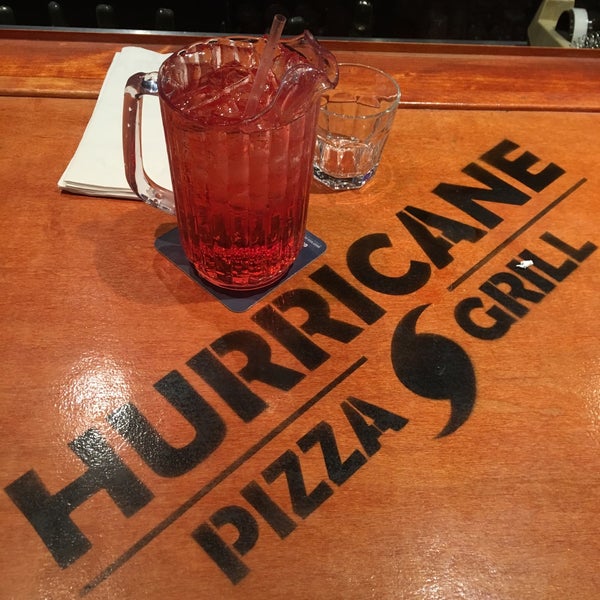 3/27/2018 tarihinde Cindy T.ziyaretçi tarafından Hurricane Pizza Grill'de çekilen fotoğraf