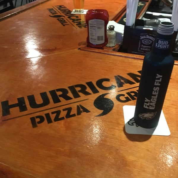 9/12/2017 tarihinde Cindy T.ziyaretçi tarafından Hurricane Pizza Grill'de çekilen fotoğraf