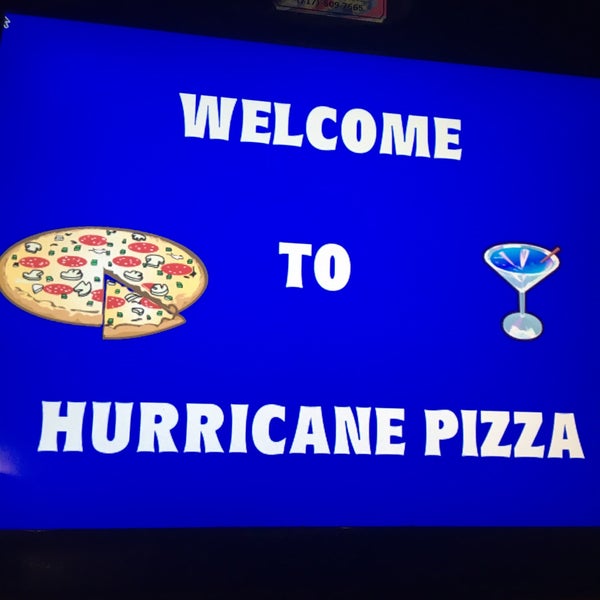 5/15/2018 tarihinde Cindy T.ziyaretçi tarafından Hurricane Pizza Grill'de çekilen fotoğraf