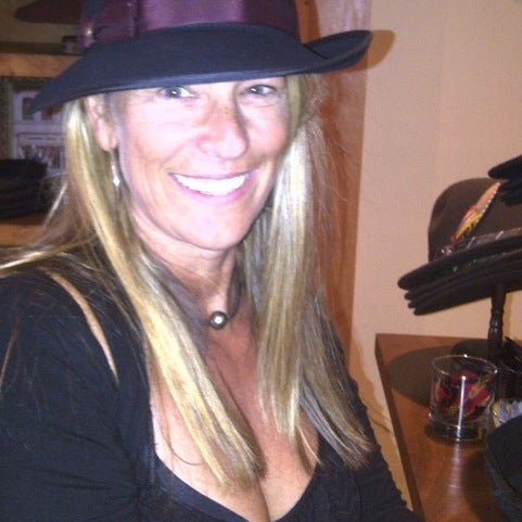 Photo taken at Goorin Bros. Hat Shop - Melrose by Kim S. on 10/10/2012