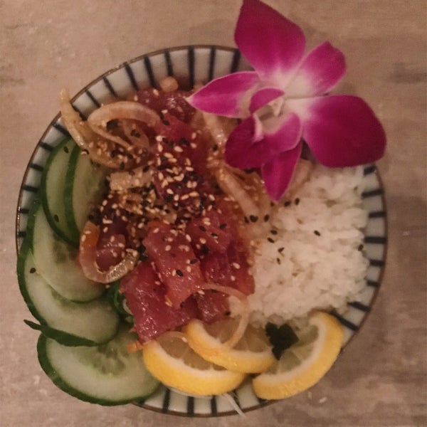 Снимок сделан в The Cultured Pearl Restaurant &amp; Sushi Bar пользователем Tammy G. 7/3/2018