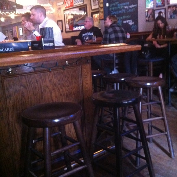 Foto tirada no(a) Mikie Squared Bar &amp; Grill por Fey Madison J. em 4/20/2013