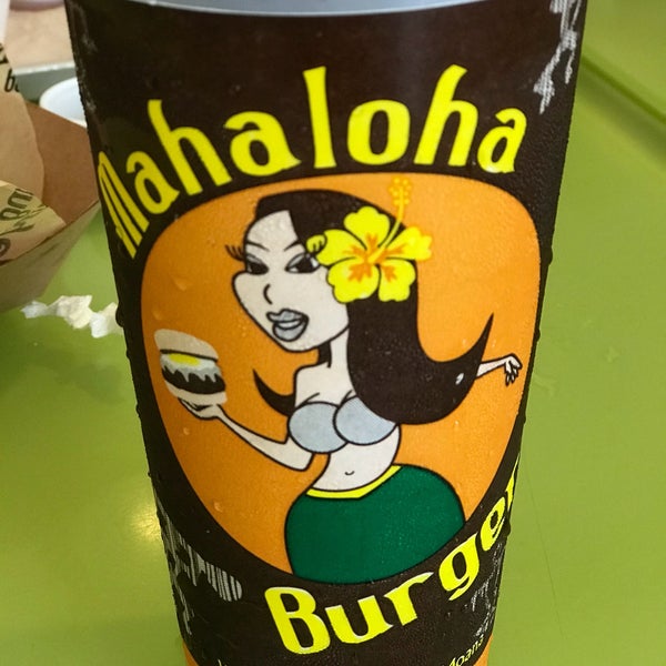 Foto tirada no(a) Mahaloha Burger por stp2020 em 8/13/2018
