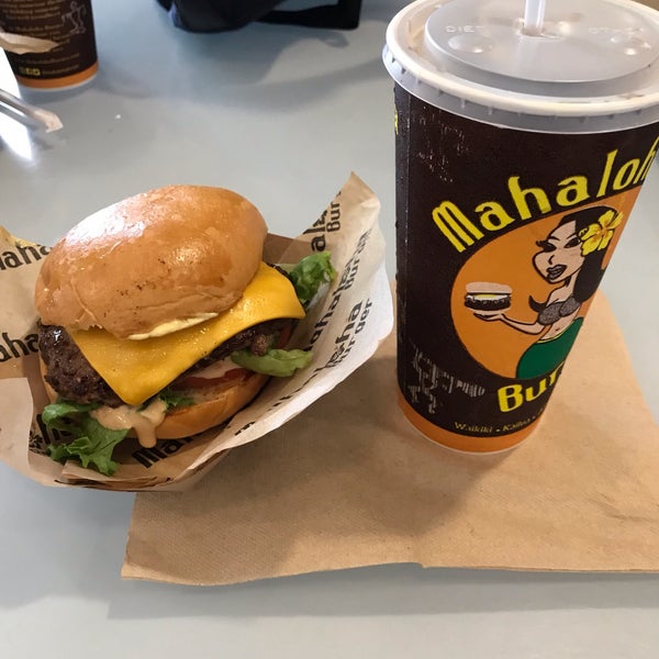 Foto scattata a Mahaloha Burger da stp2020 il 8/8/2019