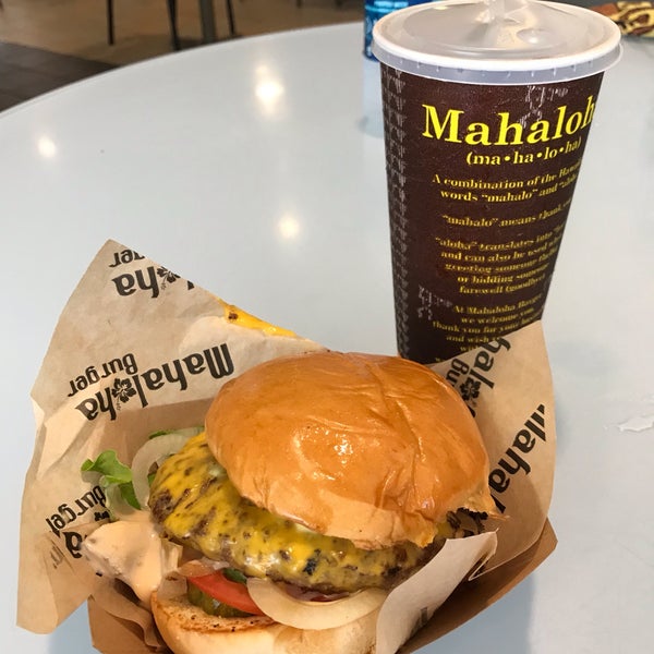 รูปภาพถ่ายที่ Mahaloha Burger โดย stp2020 เมื่อ 8/11/2019