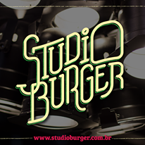Foto scattata a Studio Burger da Studio Burger il 5/8/2015