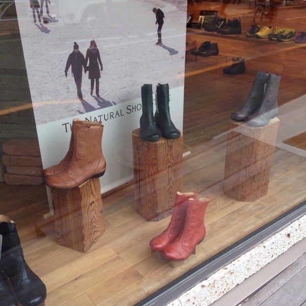 Photos At ザ ナチュラルシューストア 神宮前店 千駄ヶ谷 1 Tip