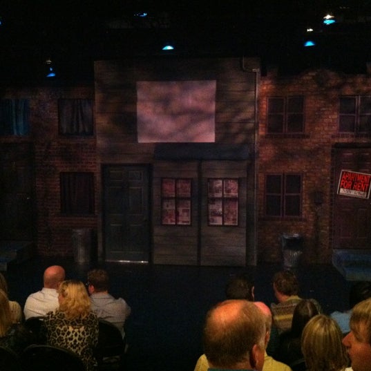 Foto tirada no(a) Lower Ossington Theatre por Graham R. em 9/13/2012