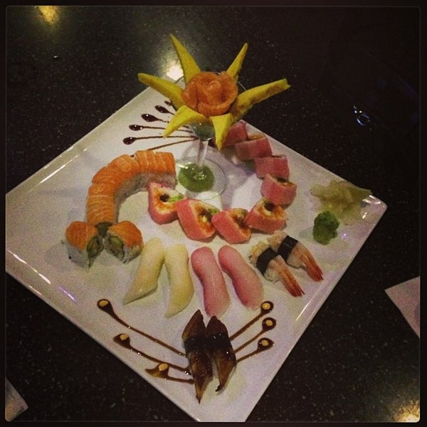 Foto scattata a Yamato Sushi and Teppanyaki Restaurant da Eric V. il 4/28/2013