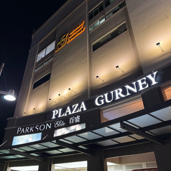 Foto diambil di Gurney Plaza oleh James M. pada 11/22/2023