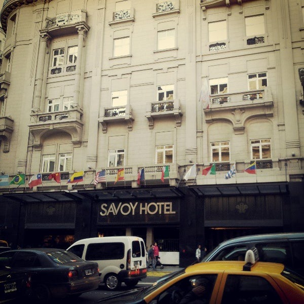 Снимок сделан в Hotel Savoy пользователем Hugo N. 4/12/2013