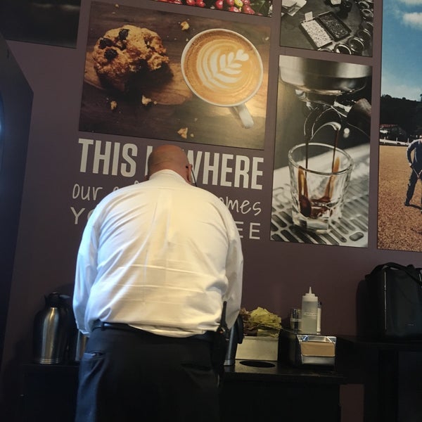 5/2/2016にJarett L.がGregorys Coffeeで撮った写真