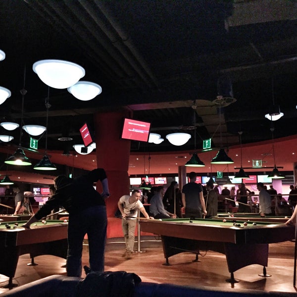 รูปภาพถ่ายที่ Spin City - Bowling &amp; Music Club โดย Anastasya Z. เมื่อ 2/12/2015