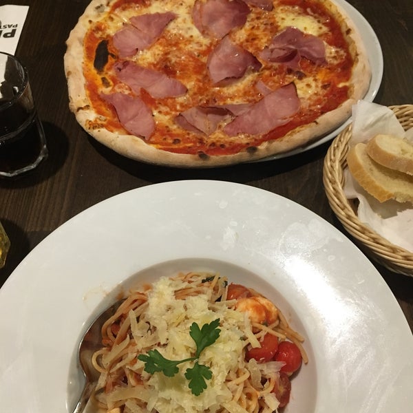 Pizza & Pasta Factory Staré Město 55 tips de 2028 visitantes