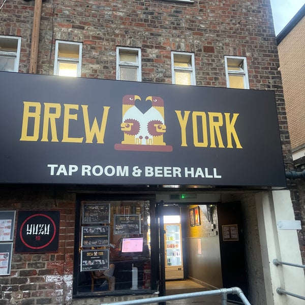 Снимок сделан в Brew York Craft Brewery &amp; Tap Room пользователем Katie t. 7/21/2022