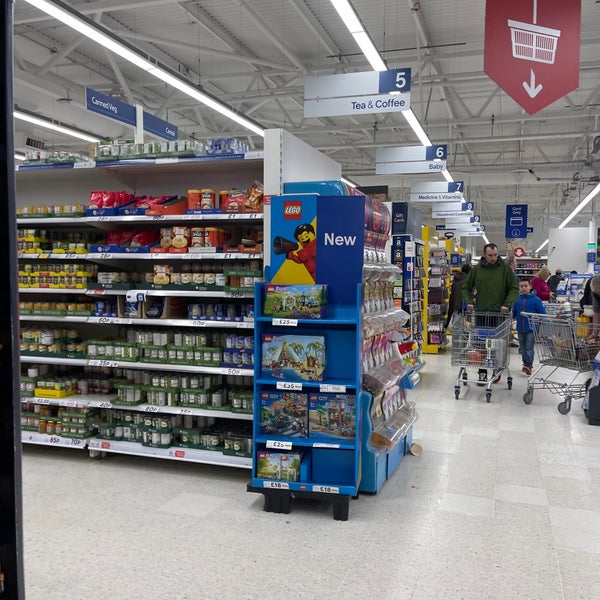 Tesco Supermarket in Scarborough