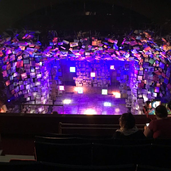 Foto diambil di Matilda The Musical oleh Katie t. pada 9/6/2018