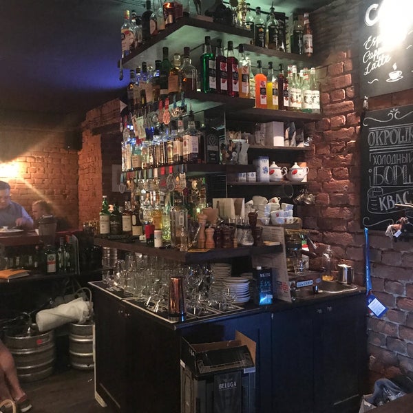 7/19/2019にАлександр К.がThe Wall Barで撮った写真