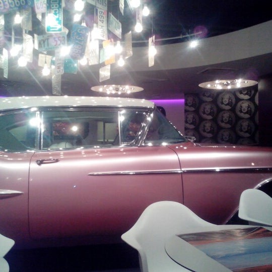 Das Foto wurde bei The Pink Cadillac von Grigory D. am 11/24/2012 aufgenommen