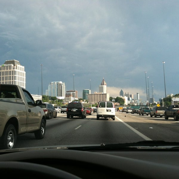 SW Atlanta Road in Cascade Avenue