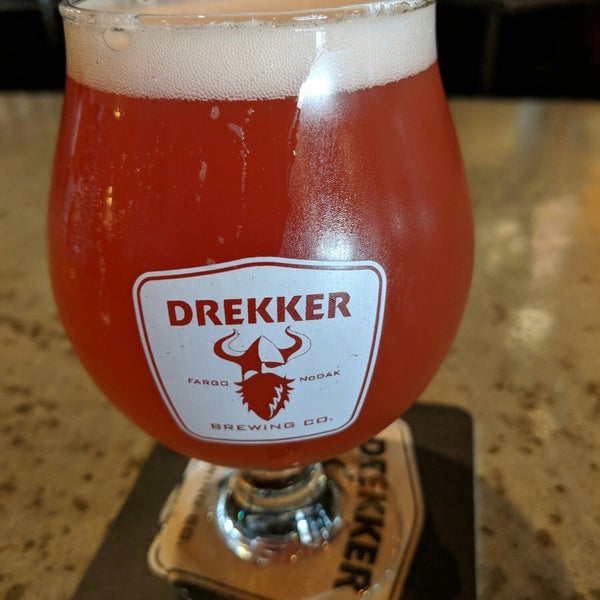 Foto scattata a Drekker Brewing Company da Dana C. il 7/13/2018