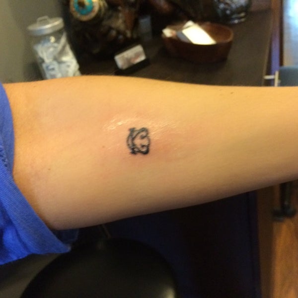 11/2/2013にCherisse K.がThree Kings Tattoo Parlorで撮った写真