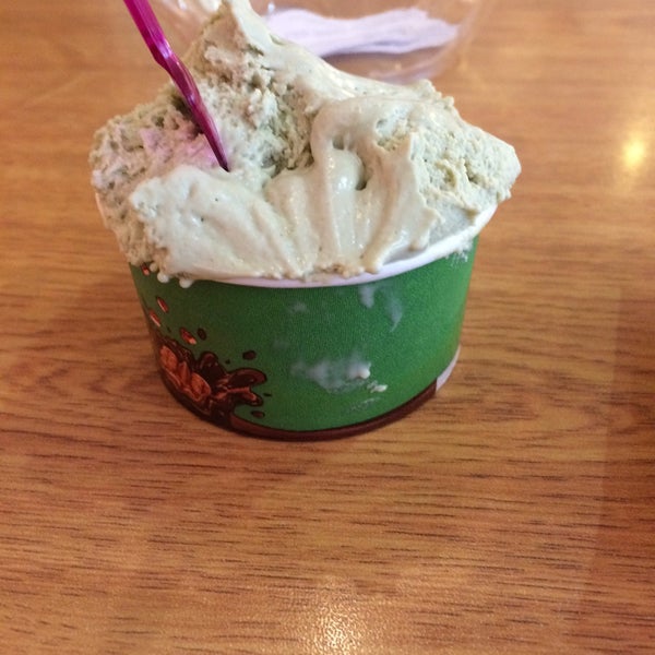 3/28/2015 tarihinde Ann P.ziyaretçi tarafından Gorgeous Gelato'de çekilen fotoğraf